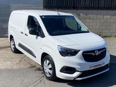 VAUXHALL COMBO 1.5 Turbo D 2300 Sportive