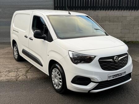 VAUXHALL COMBO 1.5 Turbo D 2300 Sportive