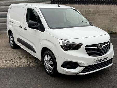 VAUXHALL COMBO 1.5 Turbo D 2300 Sportive