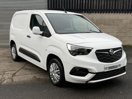 VAUXHALL COMBO 1.5 Turbo D 2300 Sportive