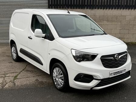 VAUXHALL COMBO 1.5 Turbo D 2300 Sportive