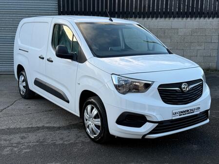 VAUXHALL COMBO 1.5 Turbo D 2300 Sportive